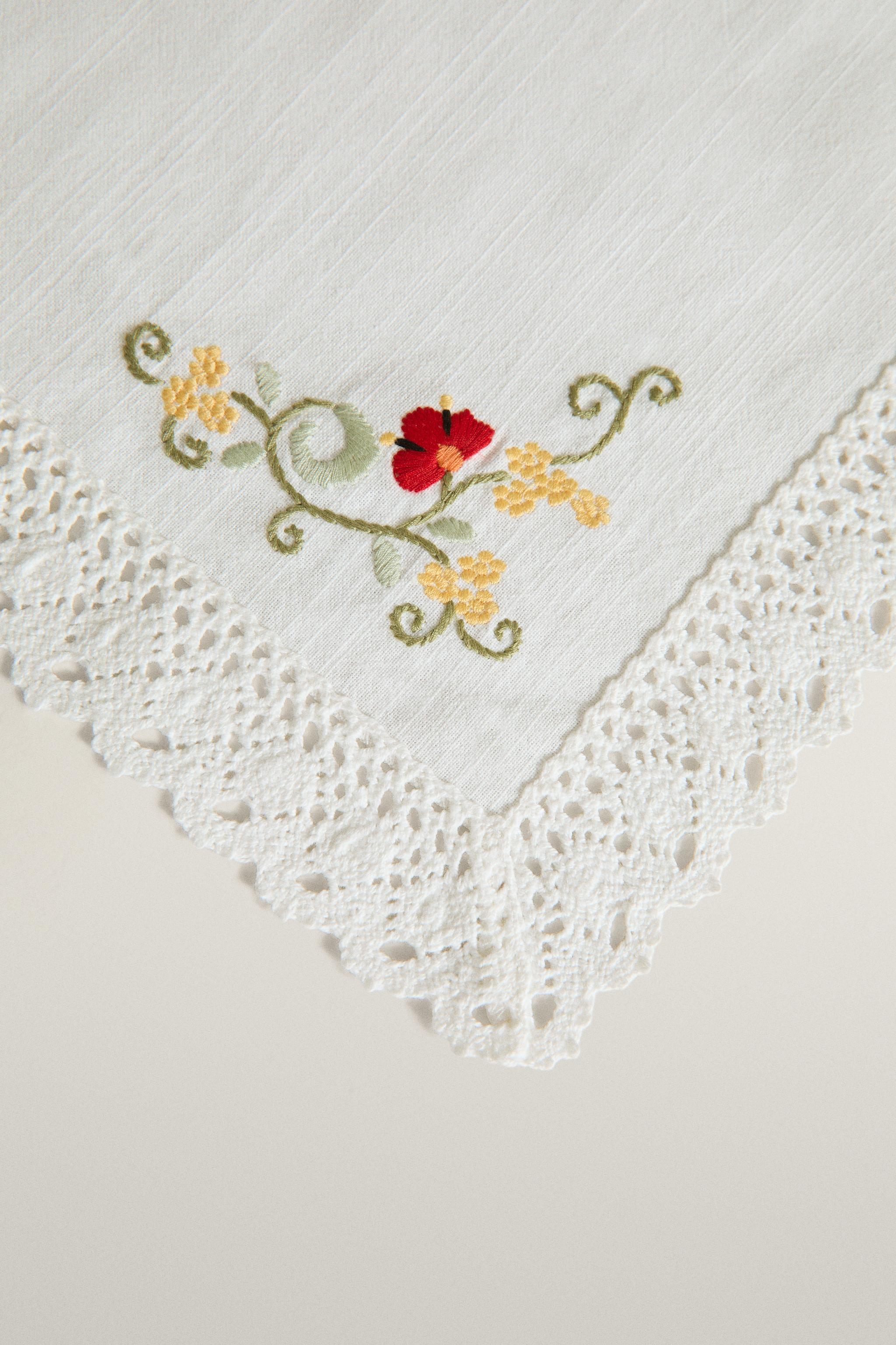 COTTON FLORAL PLACEMAT