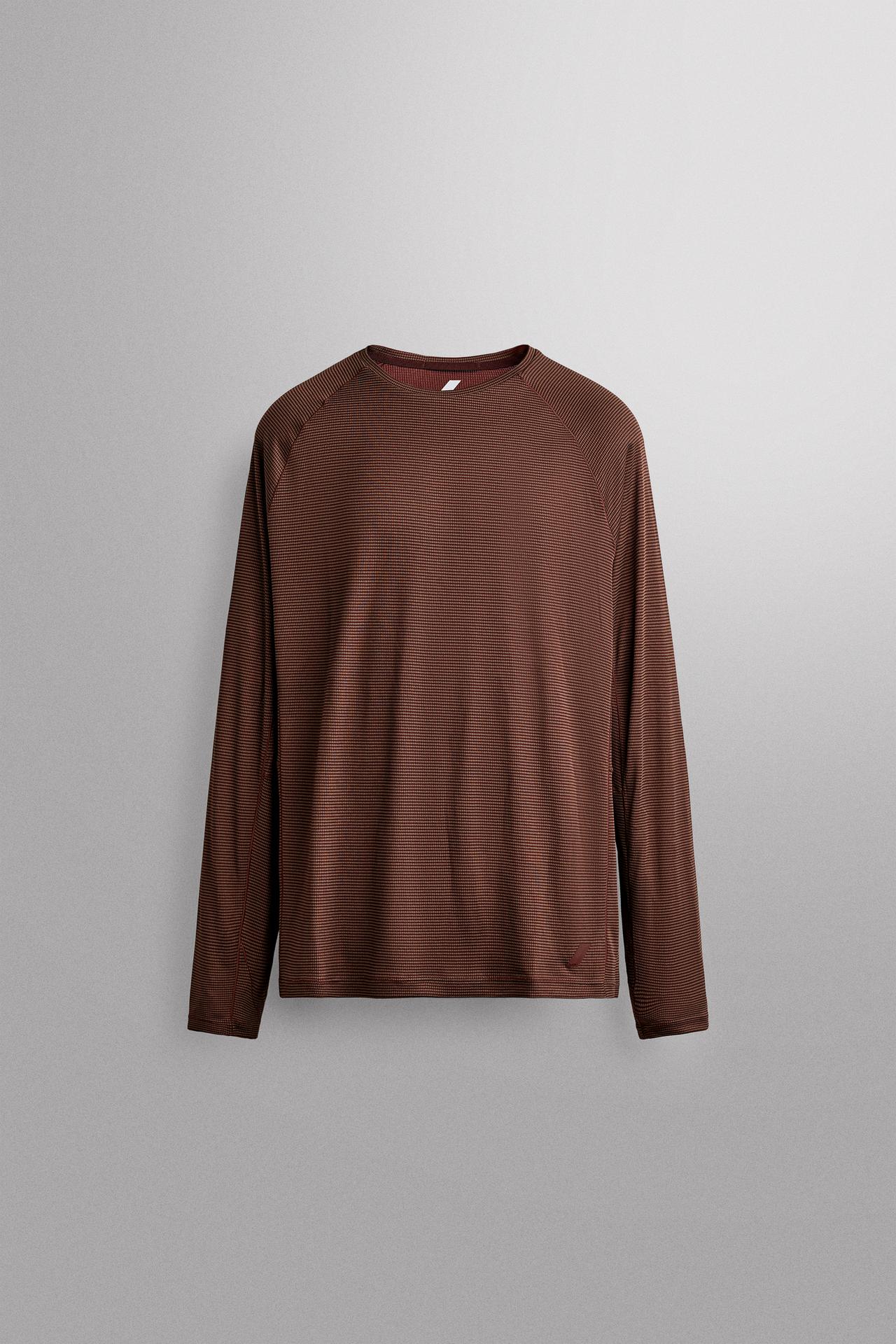 TEXTURED TECHNICAL T-SHIRT — Brown