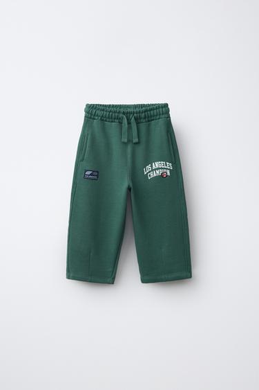 PANTALON EN MOLLETON BARREL À INSCRIPTION IMPRIMÉE - Vert moyen de Zara