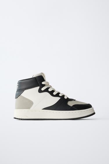 BOTIN DEPORTIVO CONTRASTE - Gris de Zara