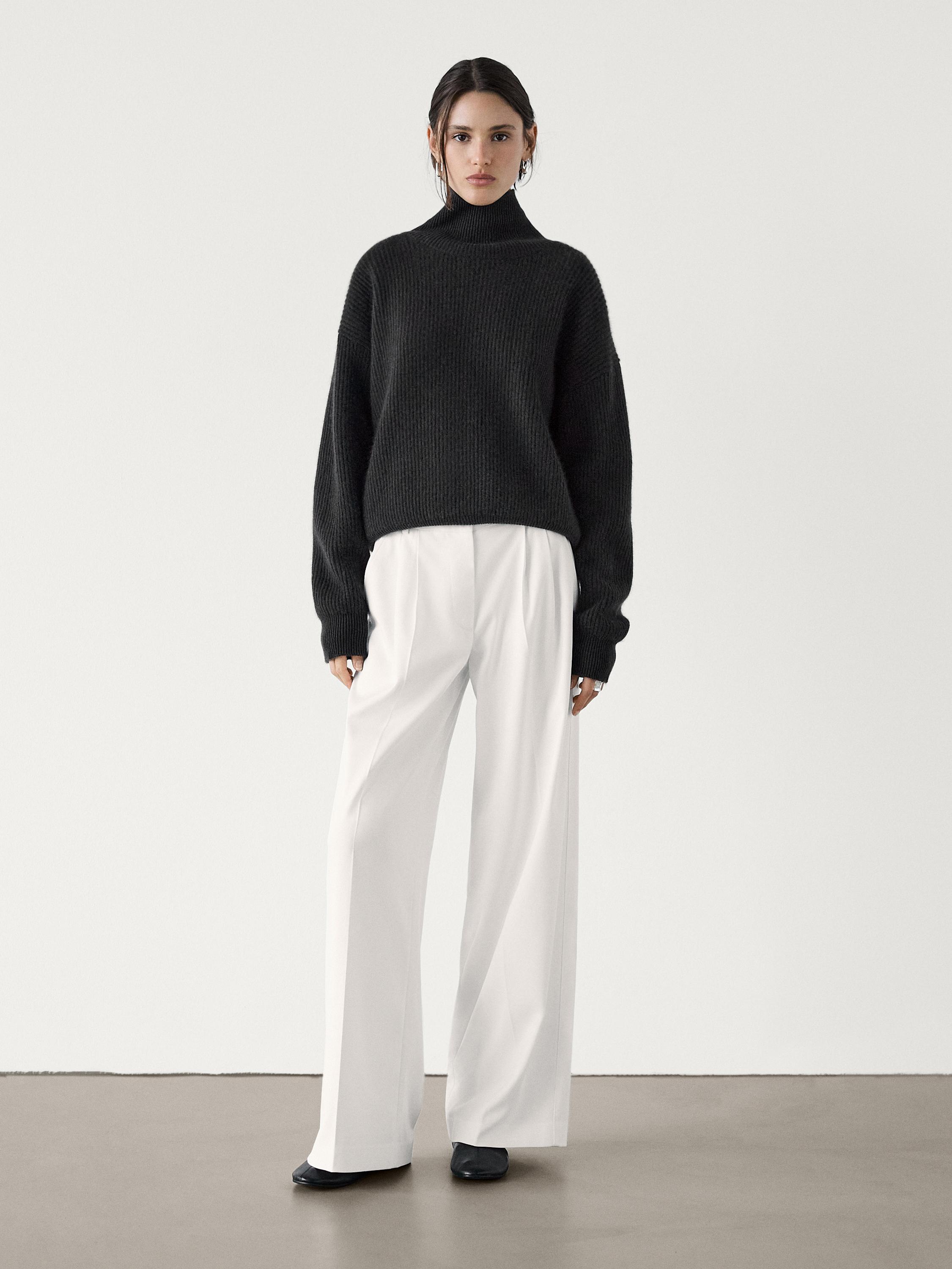 Pantalon fluide wide leg a pinces Blanc casse ZARA Canada