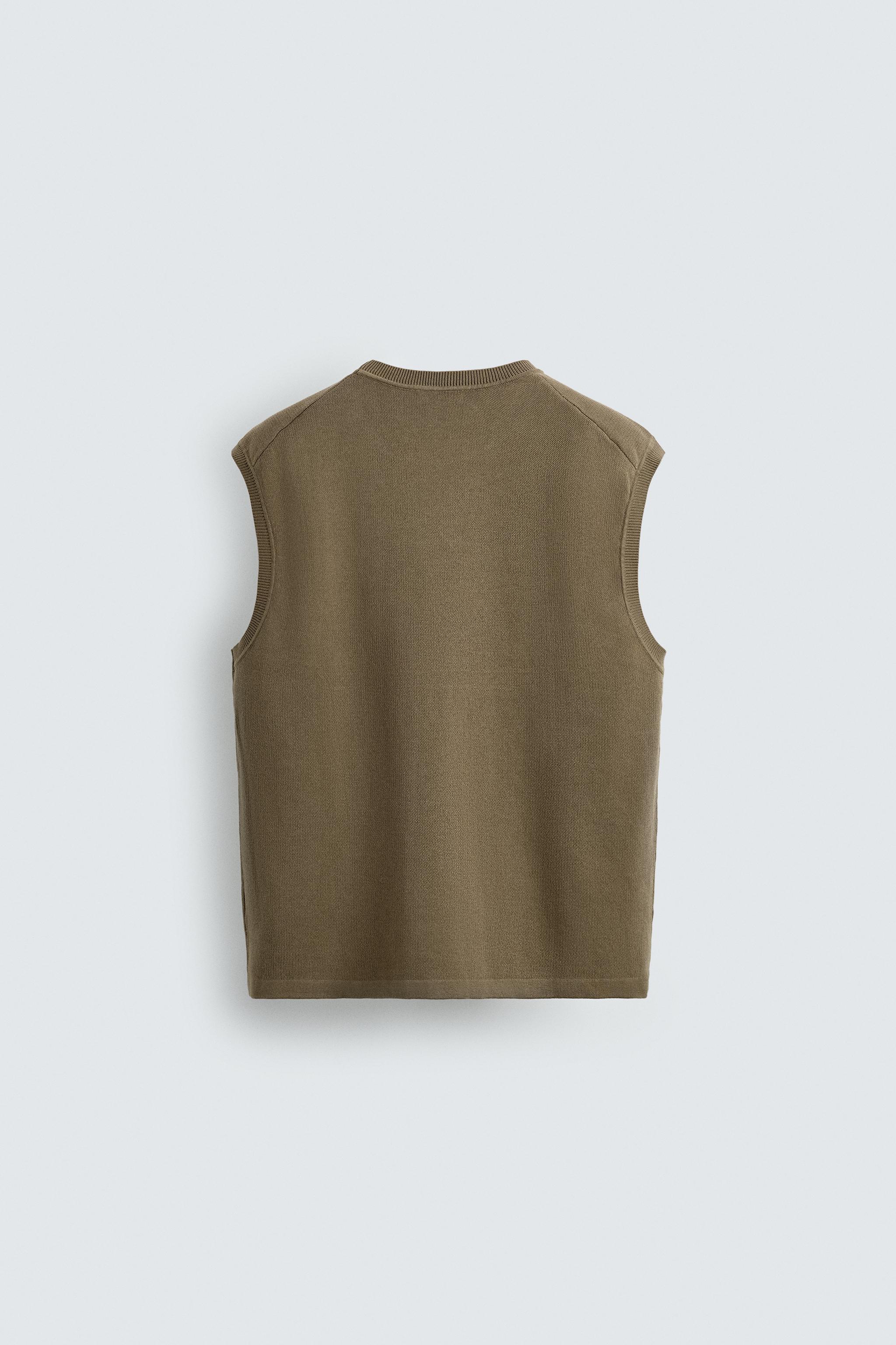 KNIT TEXTURED VEST