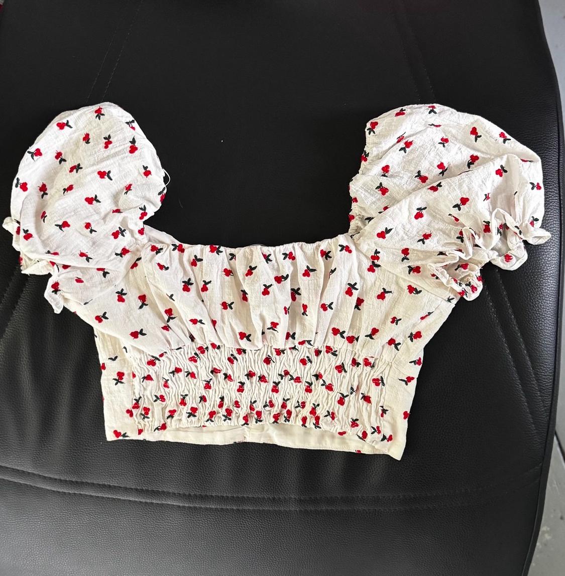 CROP TOP WITH CHERRY EMBROIDERY - Image 2