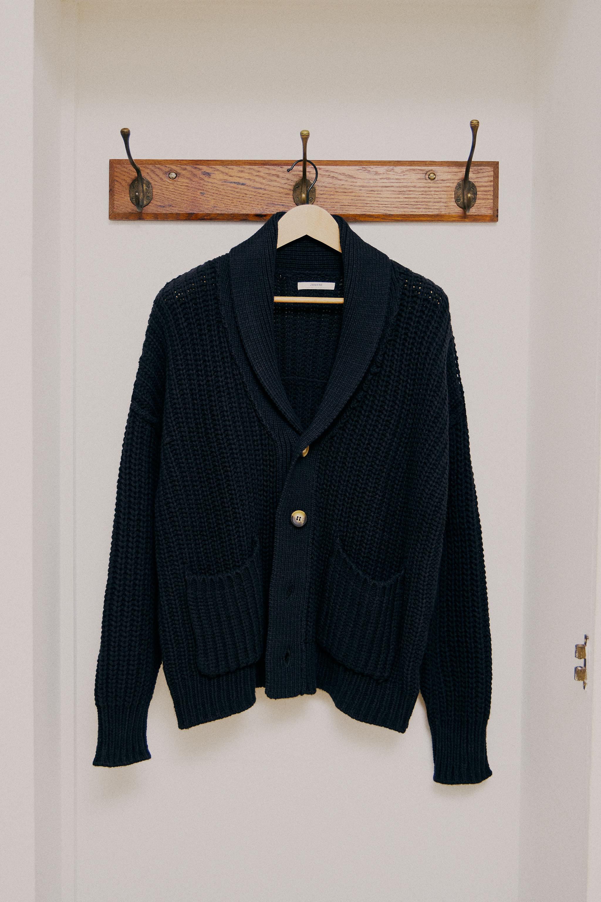 KNIT CARDIGAN