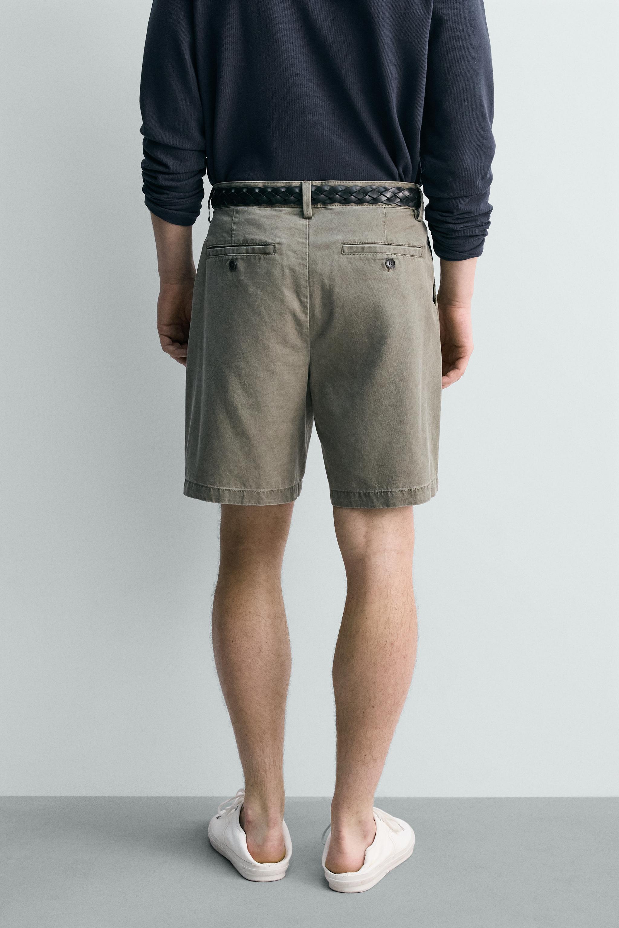 REGULAR FIT PLEATED SHORTS