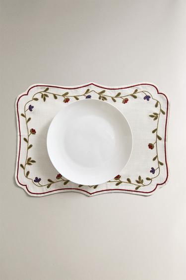 PLACEMAT WITH FLORAL EMBROIDERY - Green by Zara - Image 4