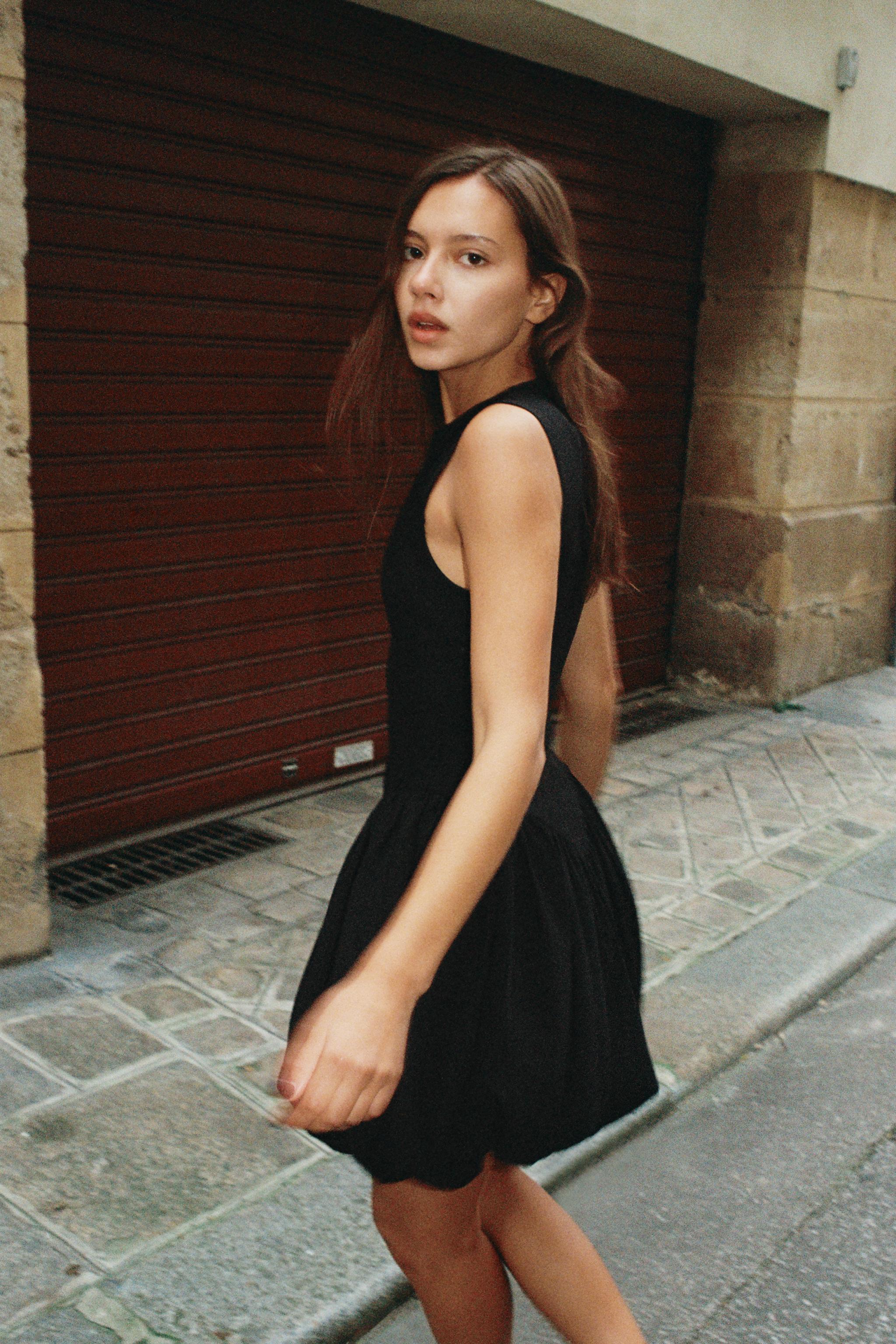 SHORT BALLOON EFFECT DRESS