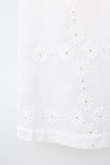 Blusa bordada con ribete de encaje 4