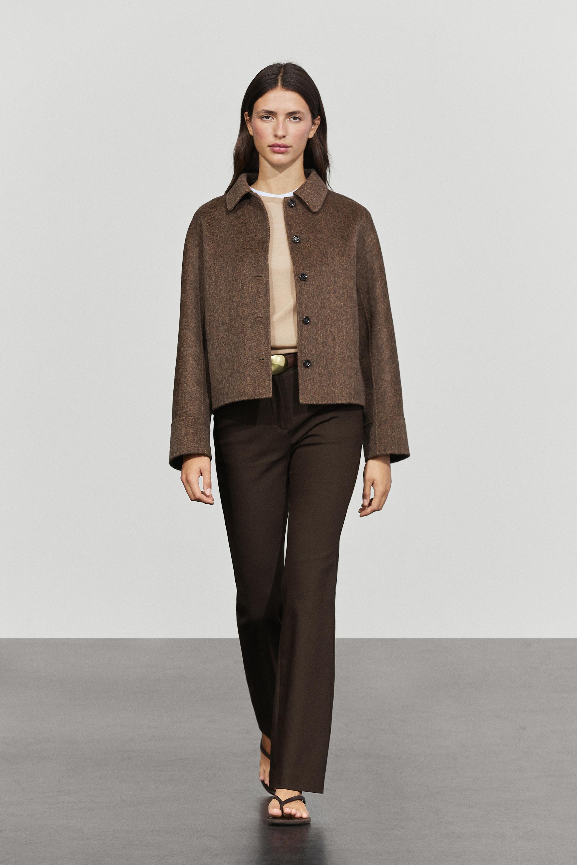 Short buttoned coat — Brown