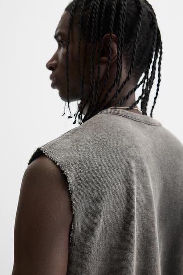 T-SHIRT DÉLAVÉ EN MAILLE IMPRIMÉ - Noir de Zara - Image 5