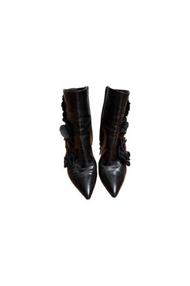 LEATHER BOOTIES