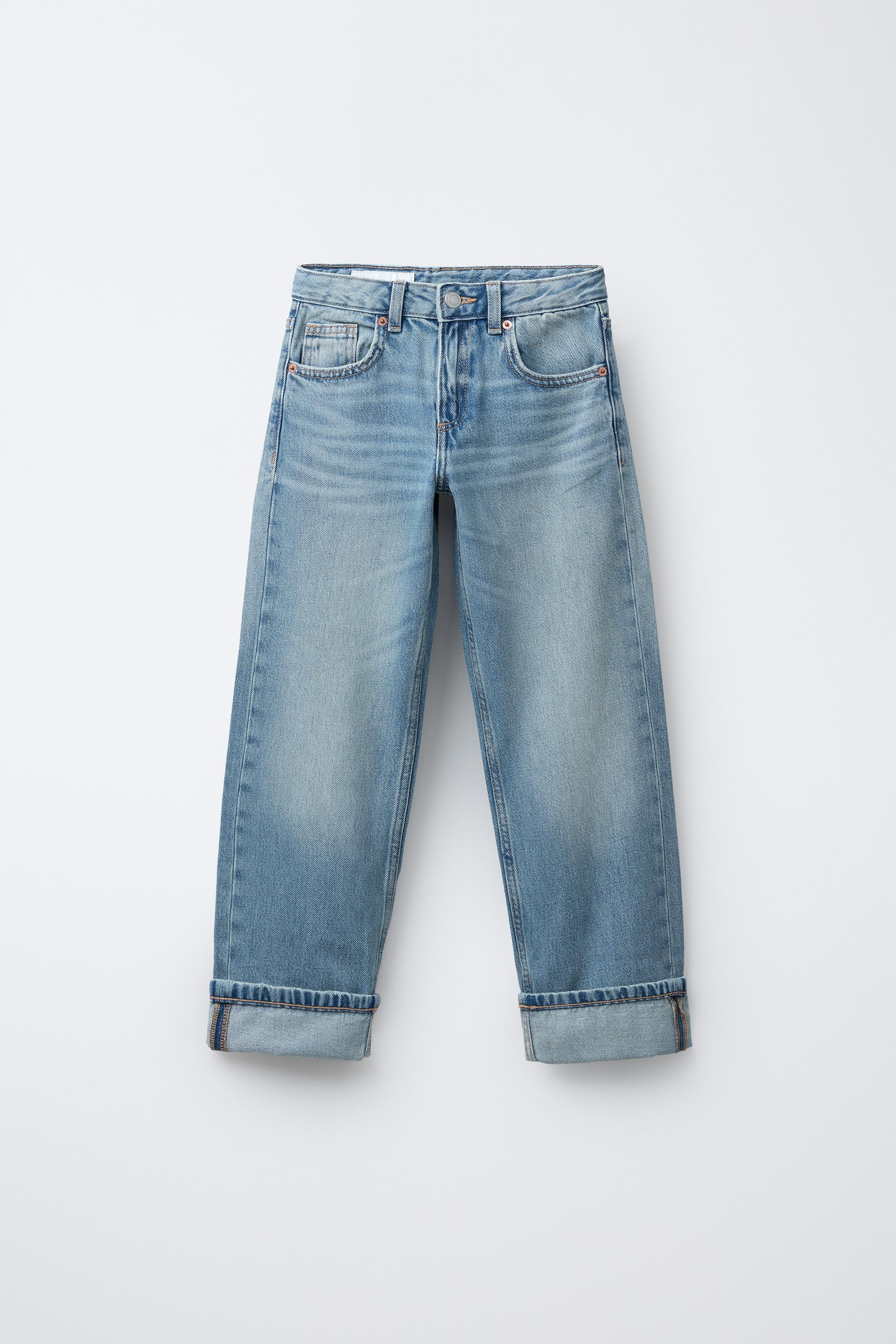 STRAIGHT JEANS WITH HEART PATCHES