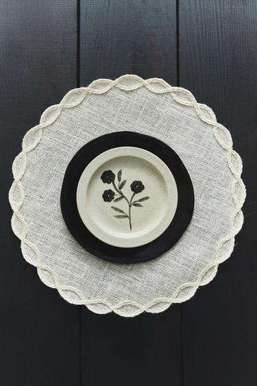 SET DE TABLE DÉTAIL CHAÎNETTE - Beige clair de Zara