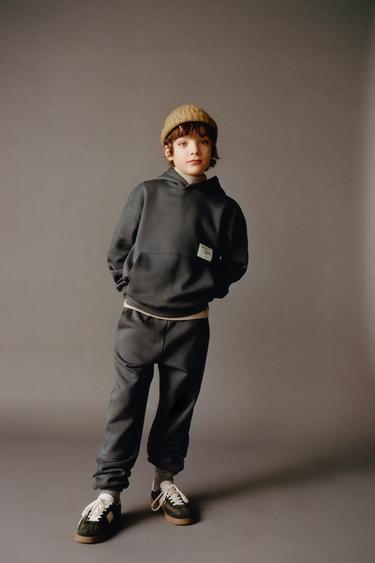 SWEATSHIRT- UND JOGGINGHOSEN-SET MIT ETIKETT - Grau von Zara