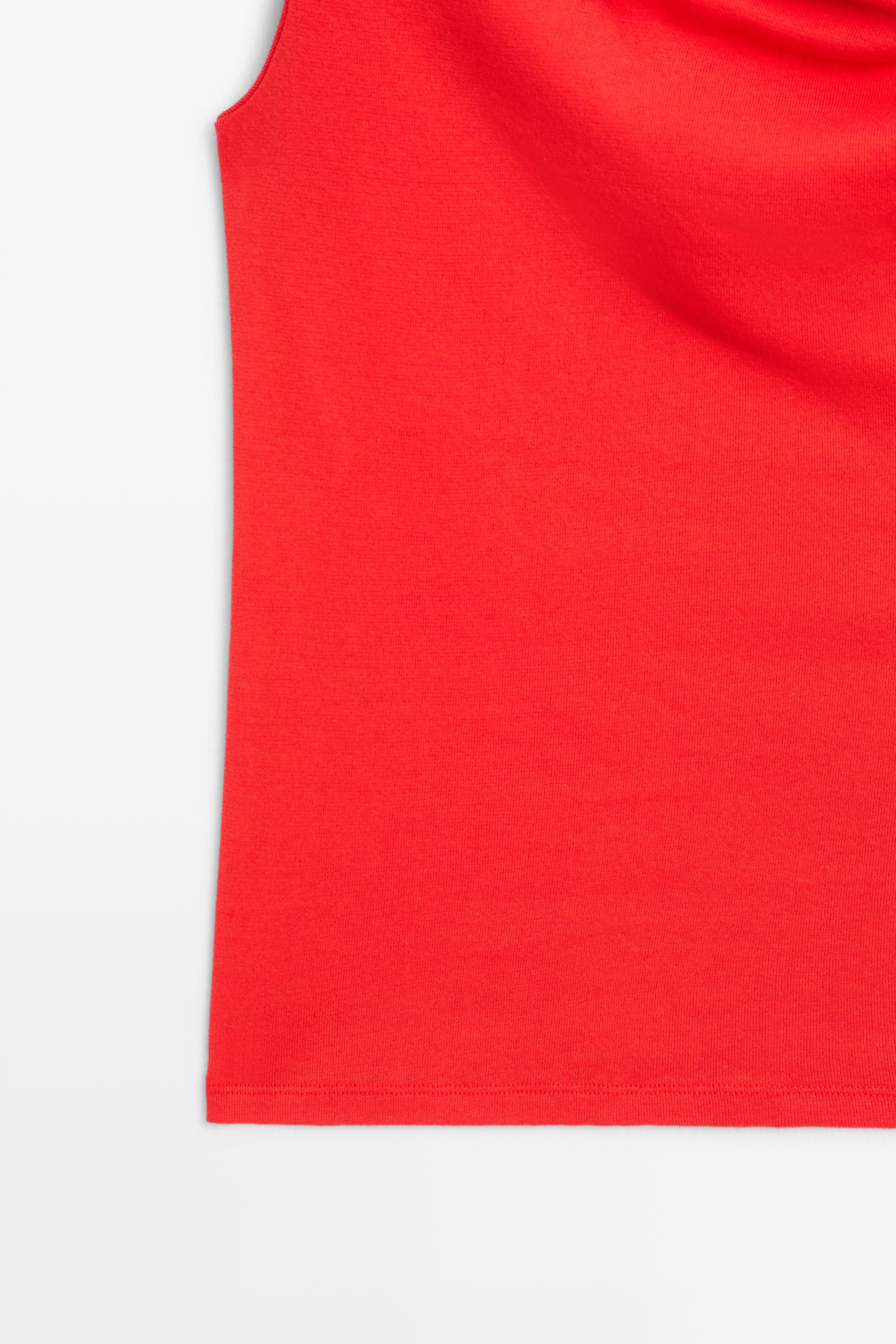 Asymmetric off-the-shoulder top