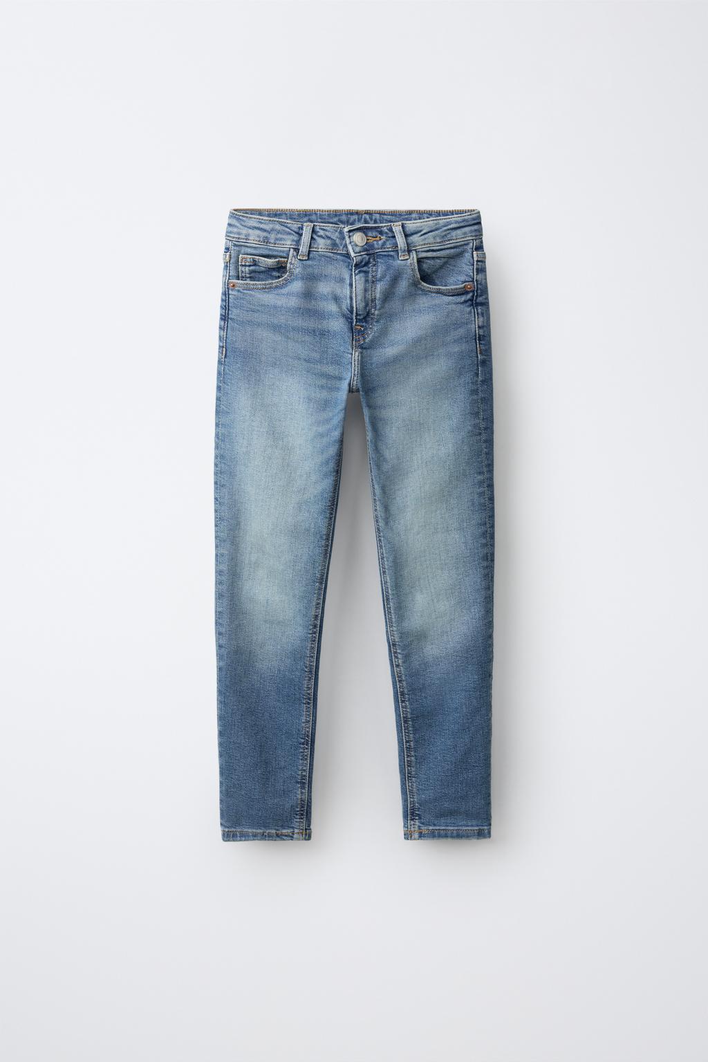 Zara Dar jeans