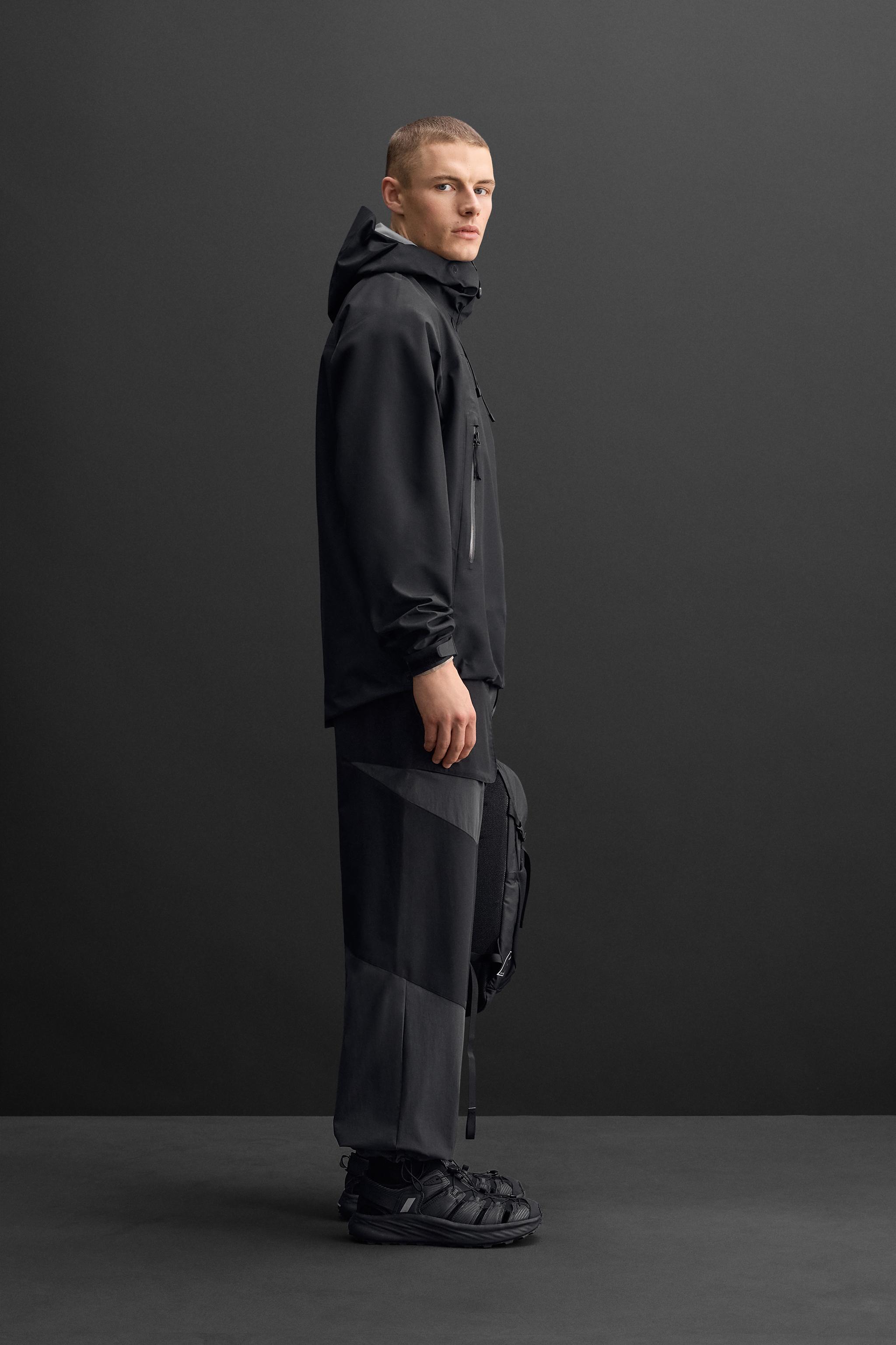 ZARA ウォーター＆ウィンドプルーフ SKI COLLECTION  黒　M ウォータープルーフテクニカルジャケット - ブラック | ZARA