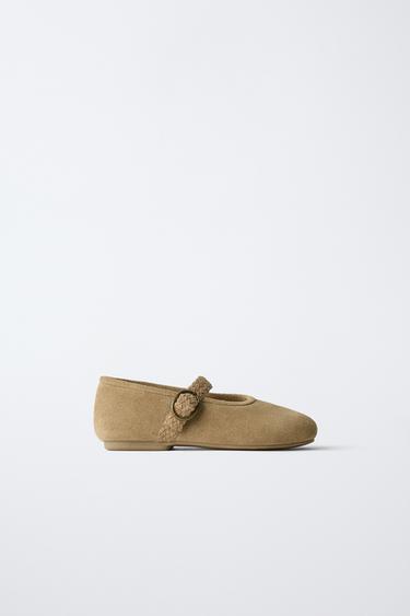 נעלי בלרינה מעור - חום חול של Zara