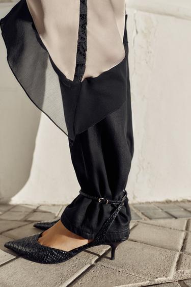 ZAPATO DESTALONADO RELIEVE - Negro de Zara