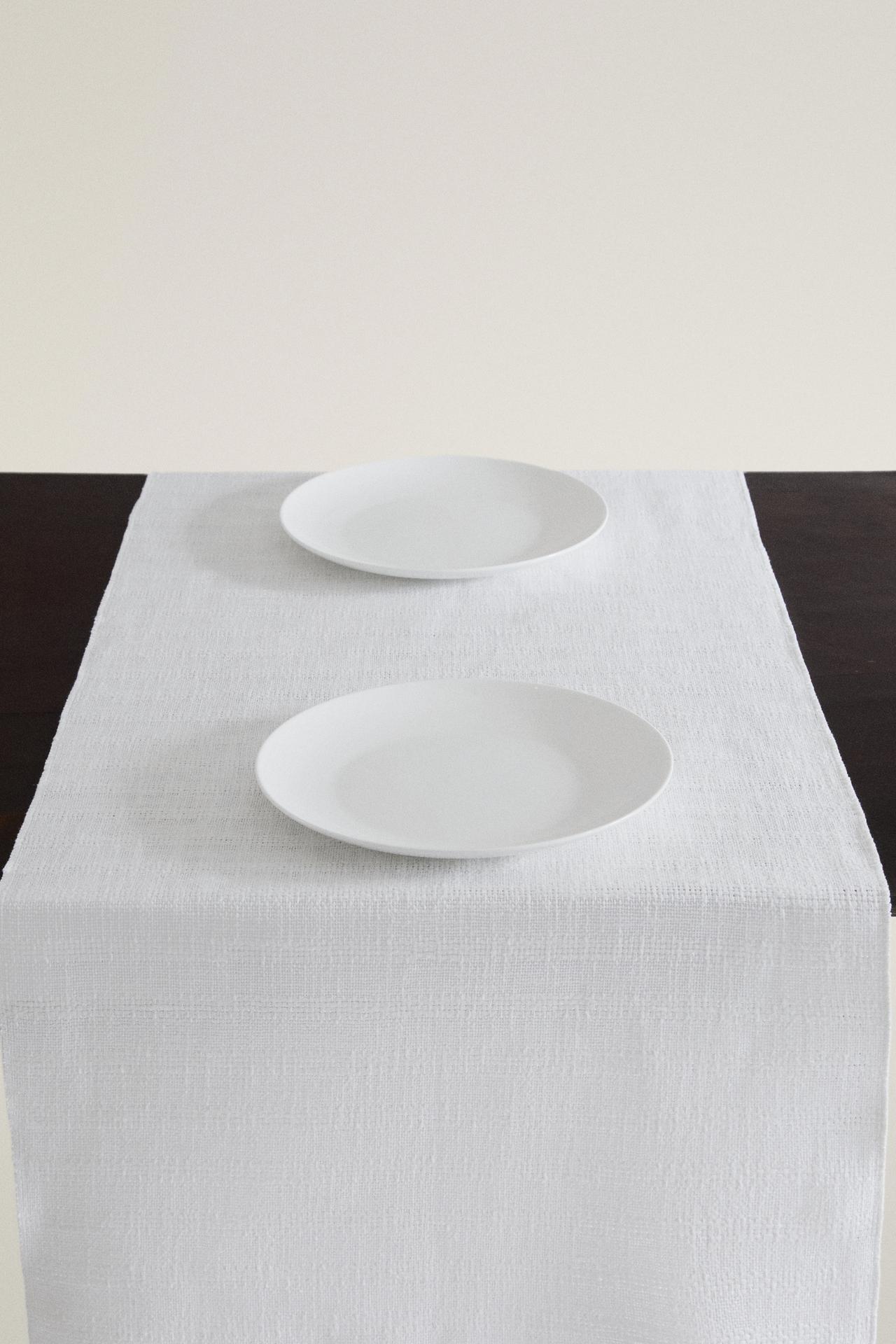 TEXTURED LINEN TABLE RUNNER — White