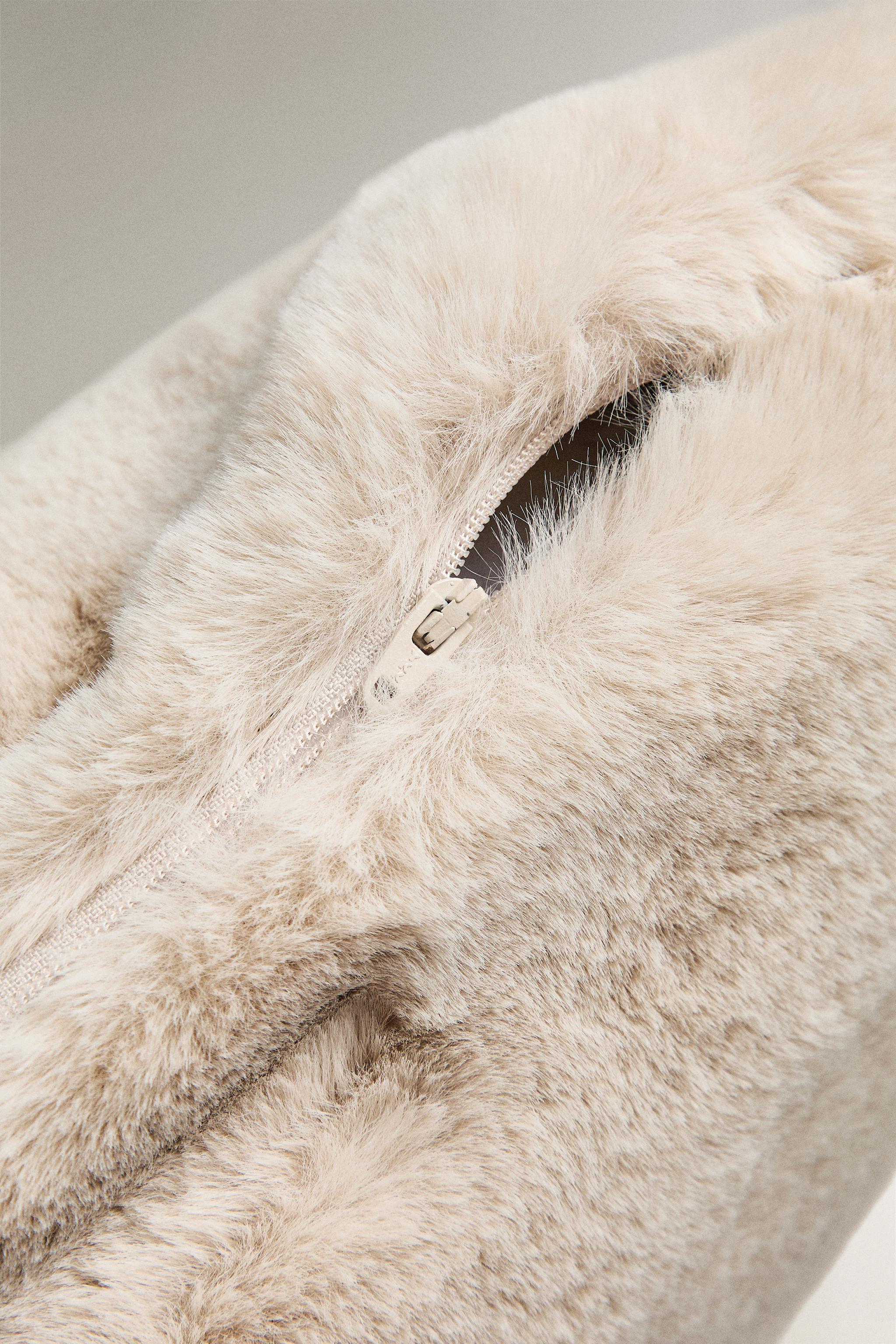 HOUSSE DE COUSSIN FOURRURE