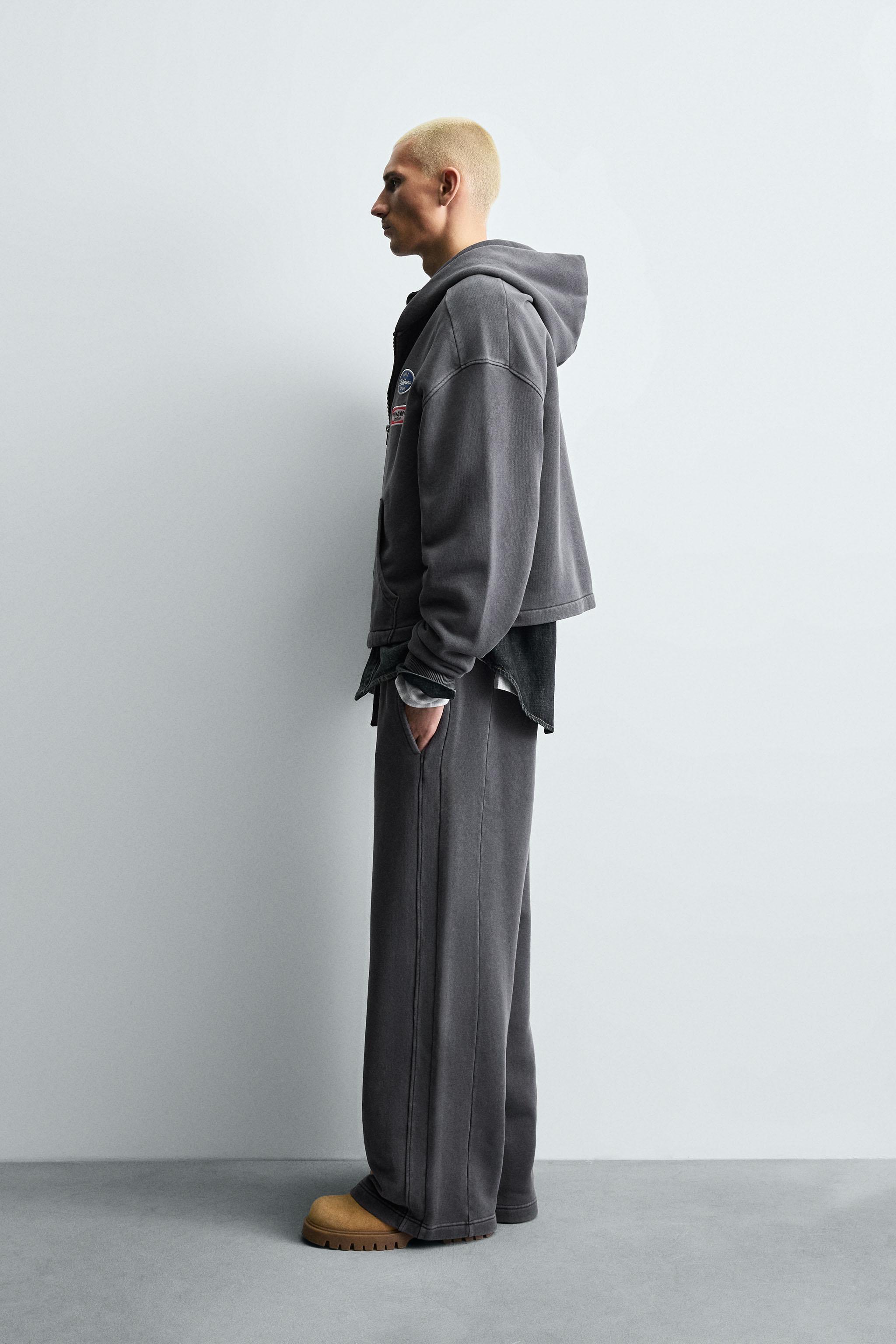 SWEAT À CAPUCHE LAVÉ AVEC PIÈCES