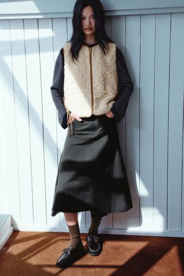 調節可能なウエストボア生地ベストオフホワイト0Zaraの調節可能なウエストボア生地ベスト - オフホワイト - 画像 0