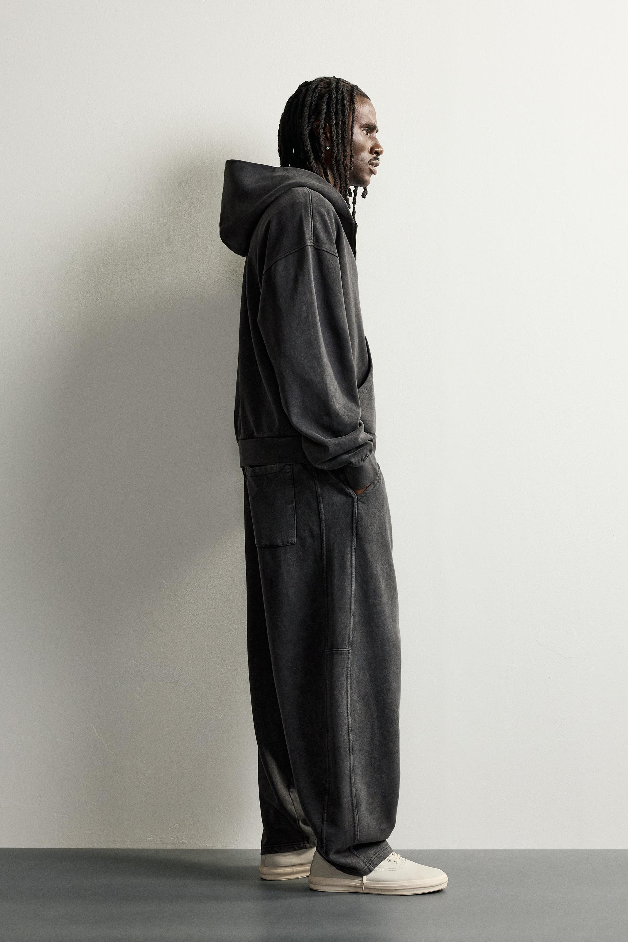 SWEAT BOXY FIT À CAPUCHE ET ZIP BASIQUE