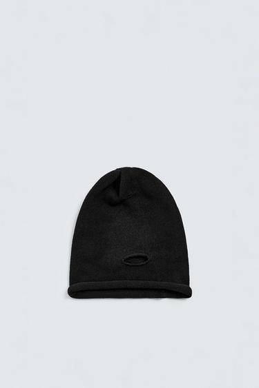 GORRO PUNTO EFECTO ROTOS - Negro de Zara