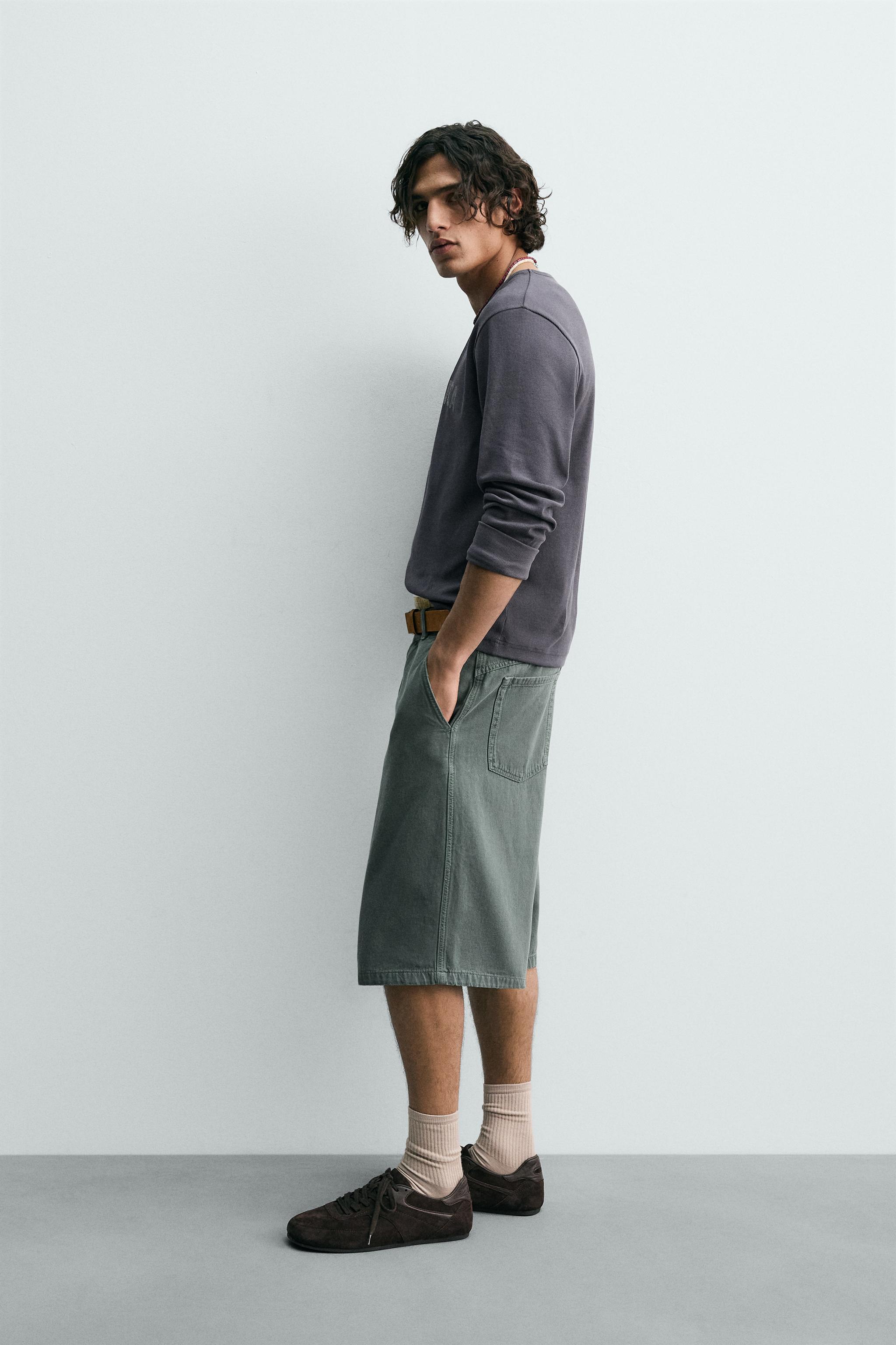 SHORT RELAXED FIT