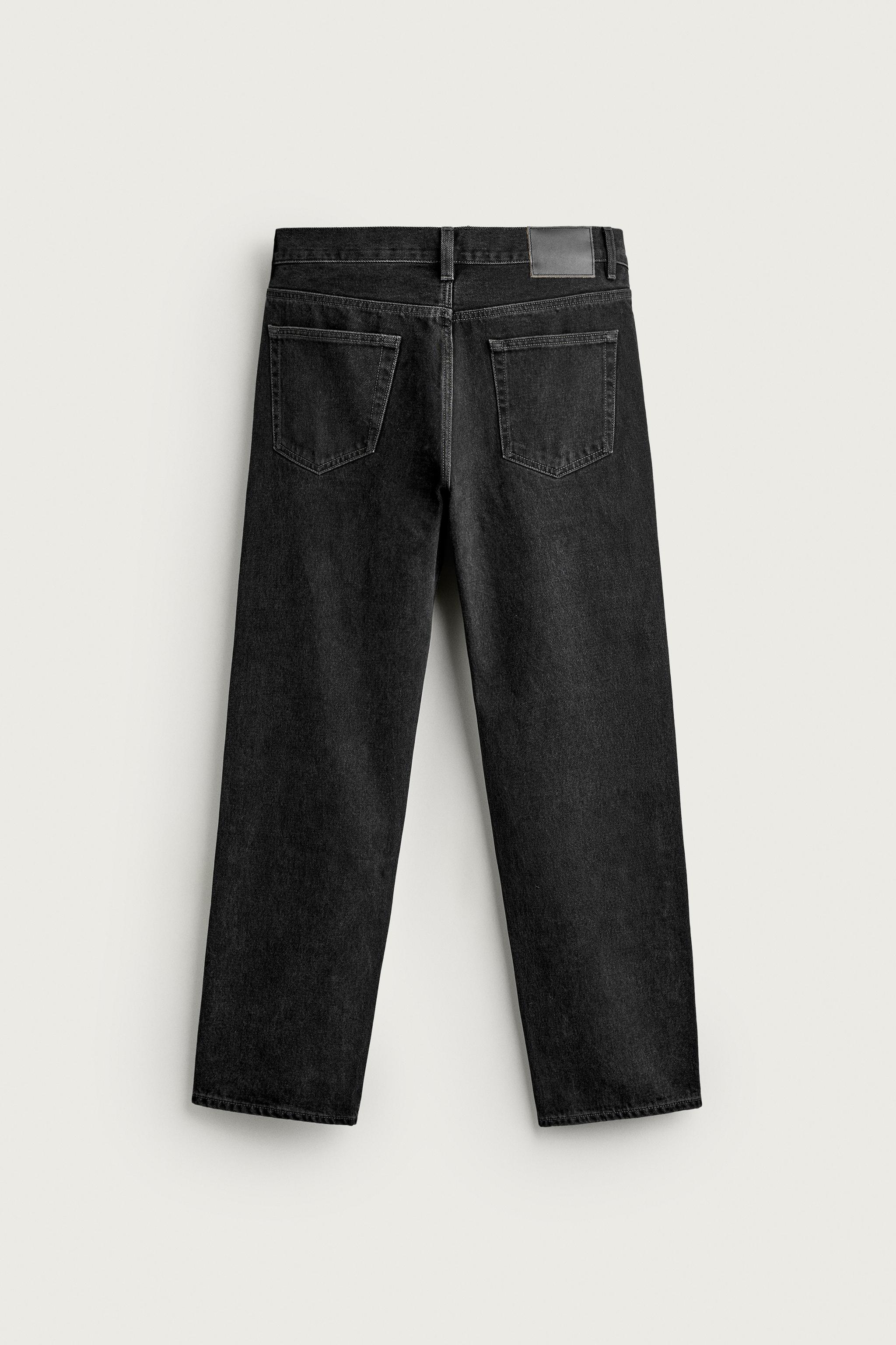 LOOSE-FIT JEANS