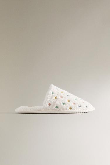 HJEMMESKO TIL BADEVÆRELSET I FROTTÉ MED STJERNEPRINT - Hvid fra Zara