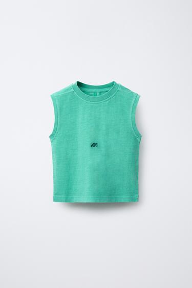 ФУТБОЛКА С ЛОГОТИПОМ, ОКРАШЕННАЯ В ГОТОВОМ ВИДЕ — МЯГКИЙ ЗЕЛЕНЫЙ от Zara