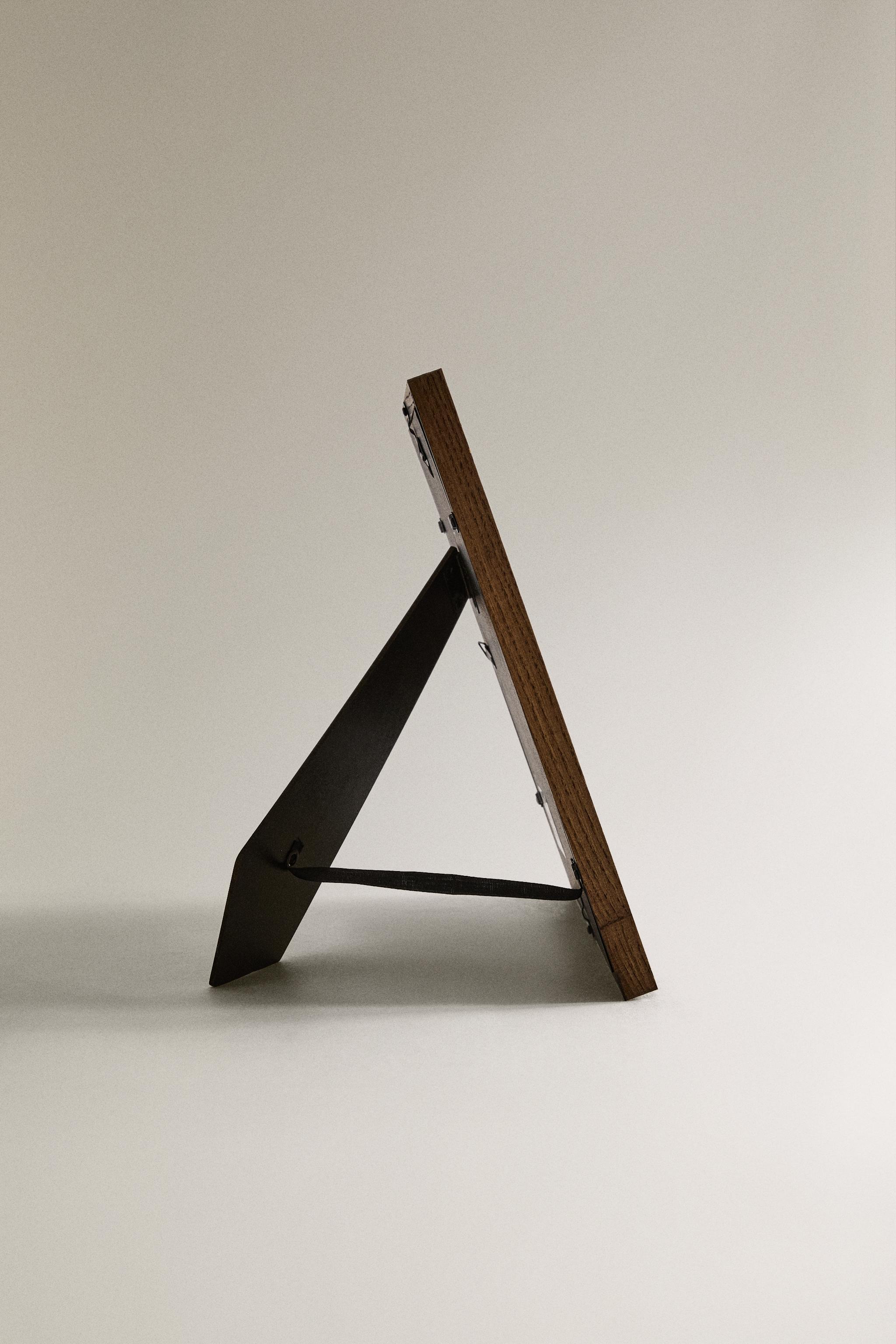 WOODEN AND LINEN PICTURE FRAME — Brown