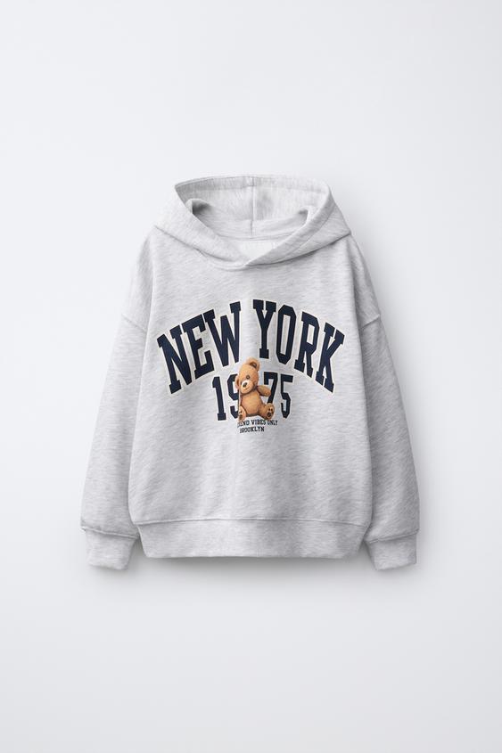 SUDADERA CAPAUCHA ESTAMPADO OSO - Gris vigoré de Zara - Imagen 0