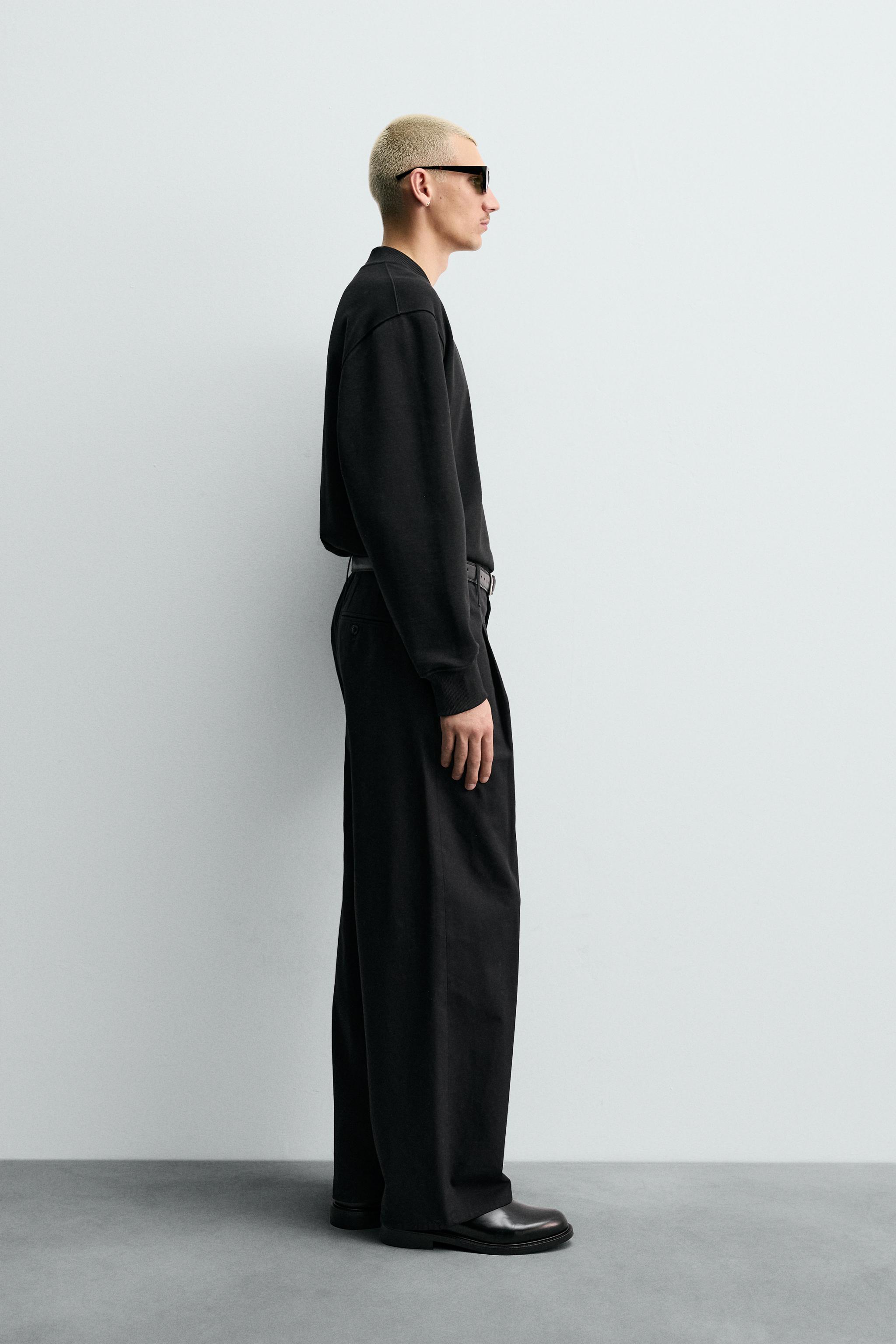 QUARTER-ZIP SWEATSHIRT