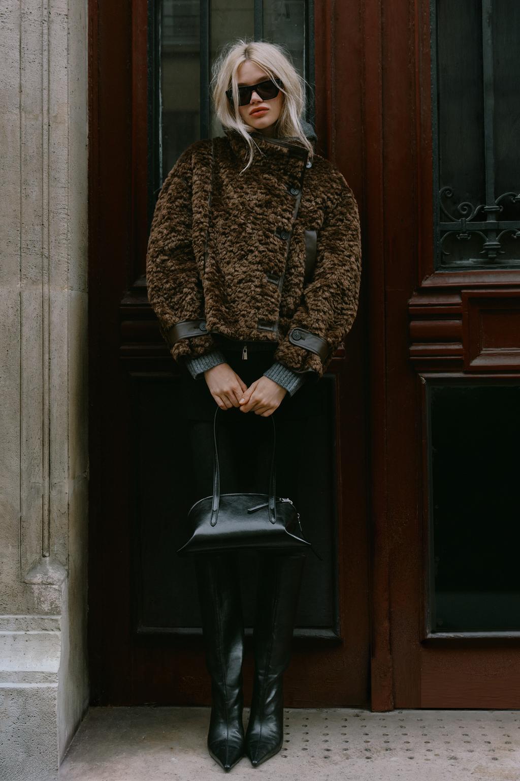 SHOULDER BAG