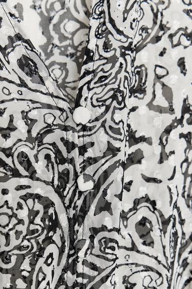 KLEID MIT PLUMETISMUSTER - Weiß / Schwarz von Zara