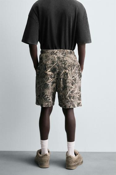 ABSTRACT PRINT BERMUDA SHORTS - Light khaki by Zara - Image 2