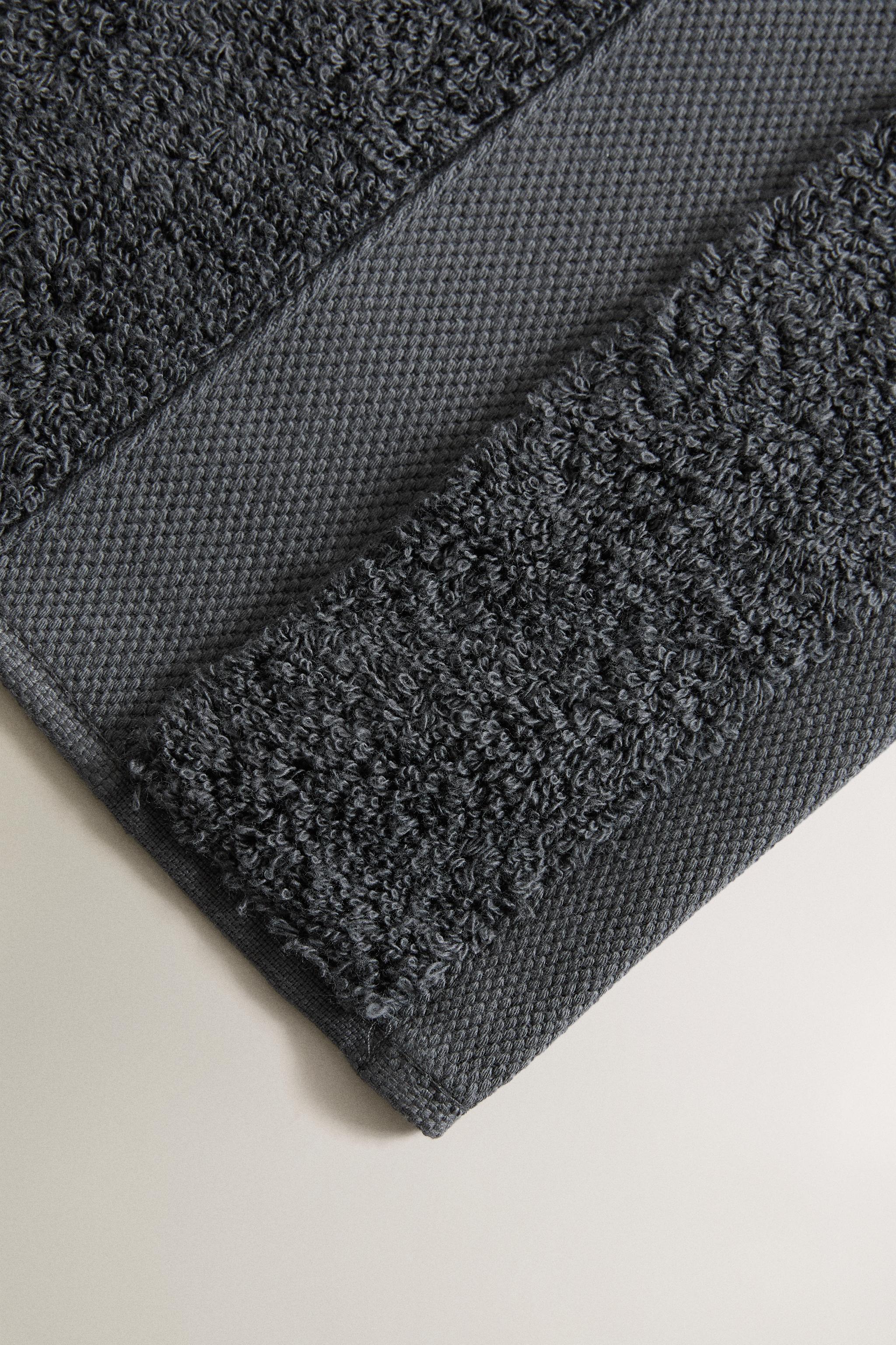 PREMIUM COTTON BATH TOWEL (600 GSM)