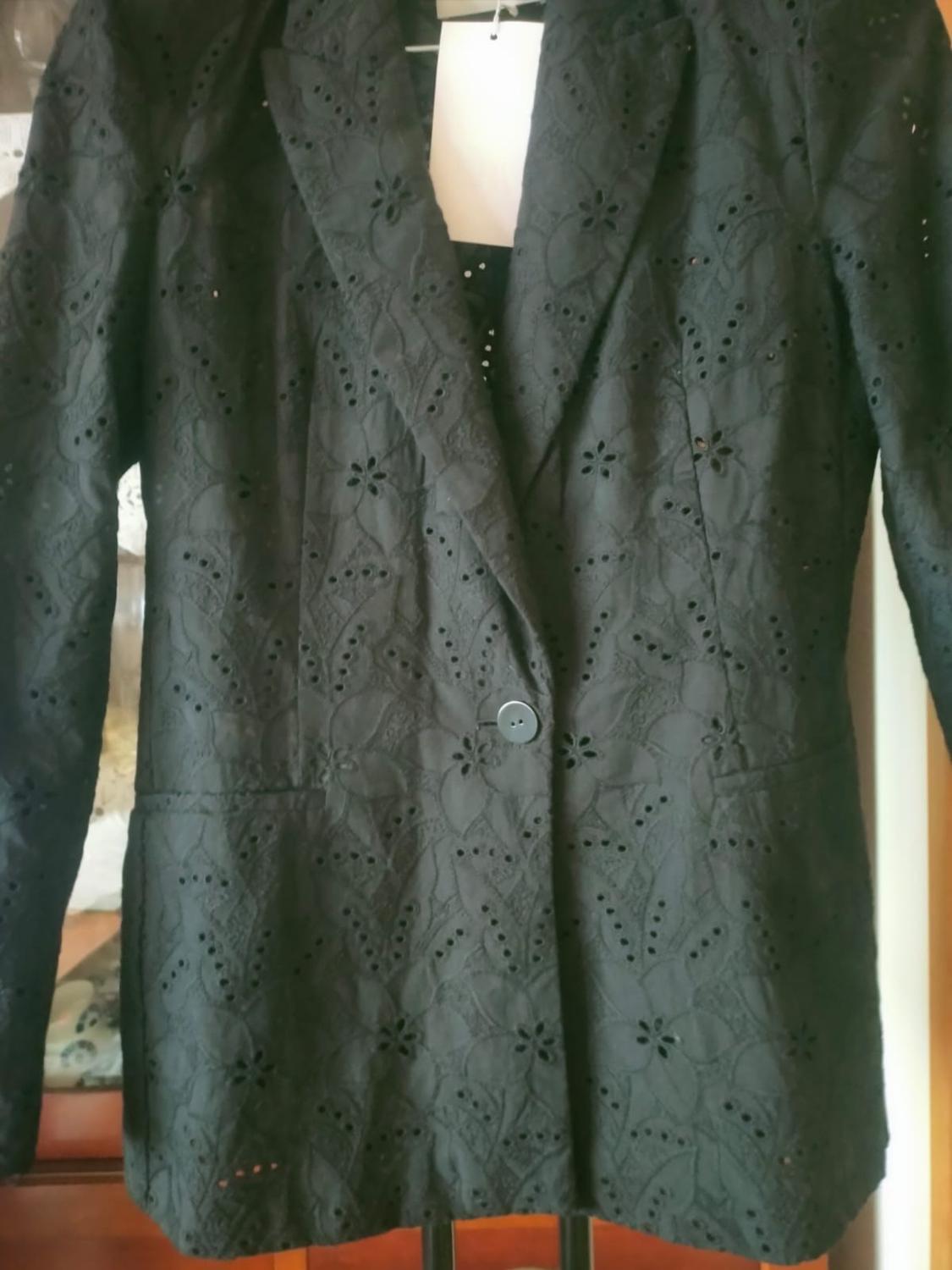 PERFORATED EMBROIDERY BLAZER - Image 2