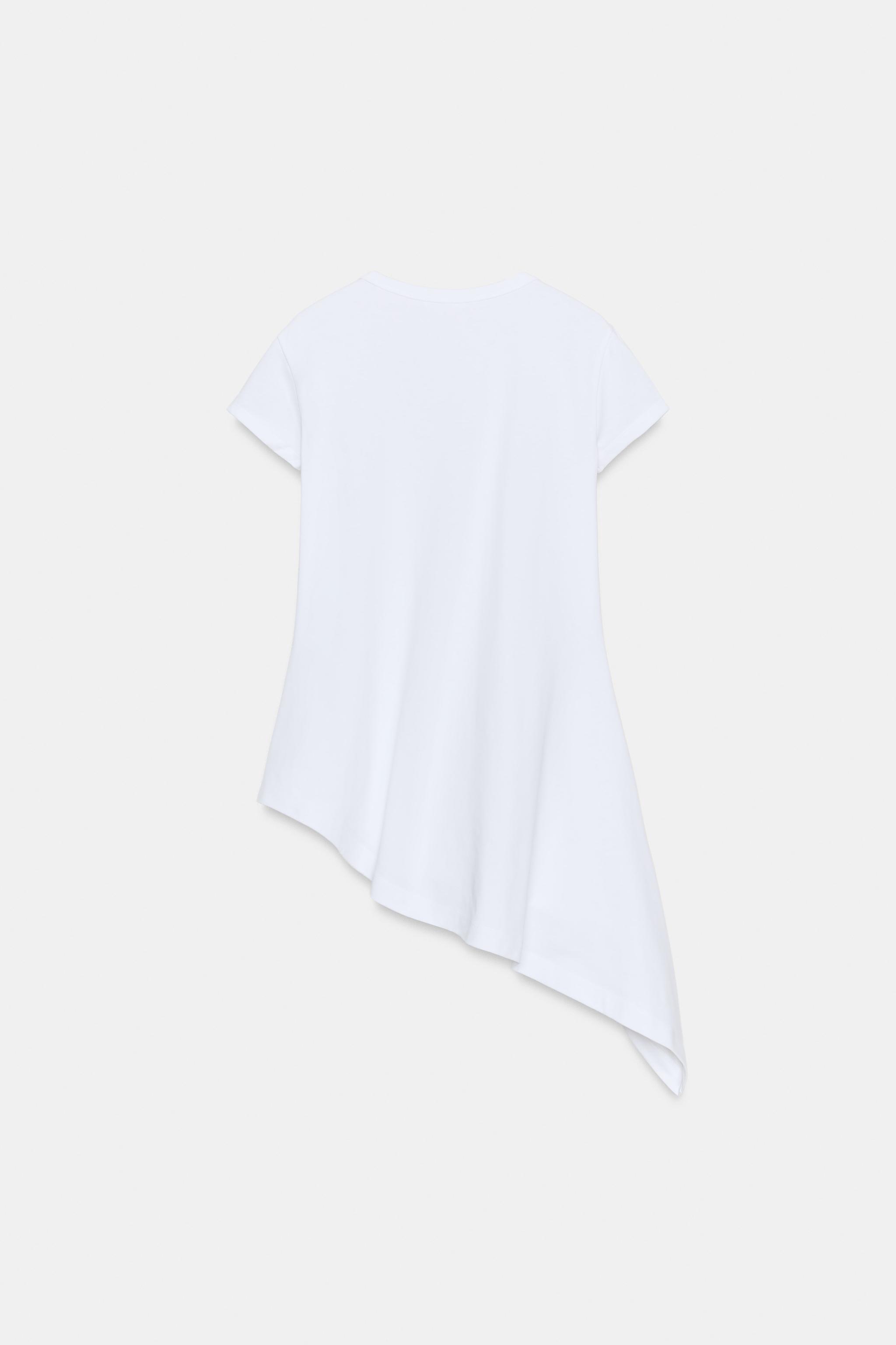 T-SHIRT ASYMÉTRIQUE À MANCHES COURTES