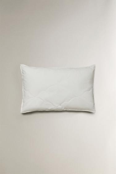 KIDS’ SOFT-TOUCH QUILTED FIBRE PILLOW - Oyster-white by Zara - Image 2