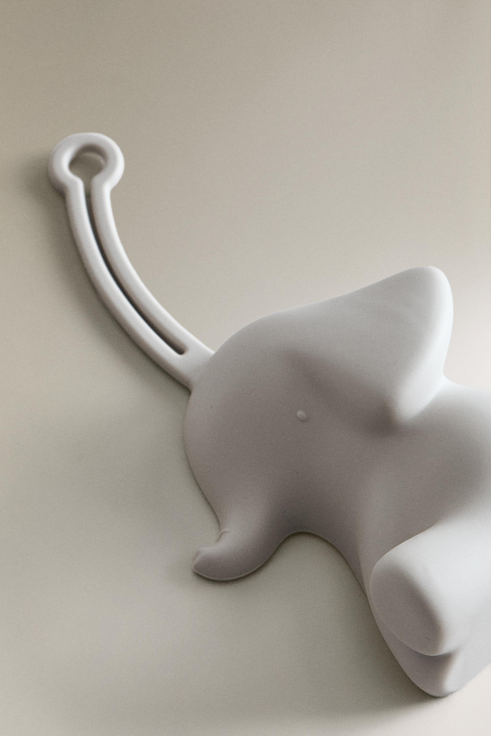 ELEPHANT BABY PACIFIER HOLDER