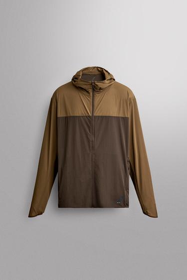 TEXTURED RUNNING WINDBREAKER - Black / Brown by Zara