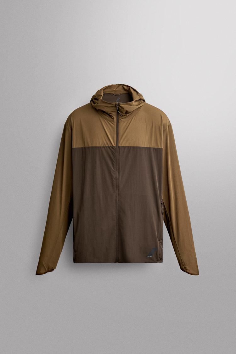 TEXTURED RUNNING WINDBREAKER