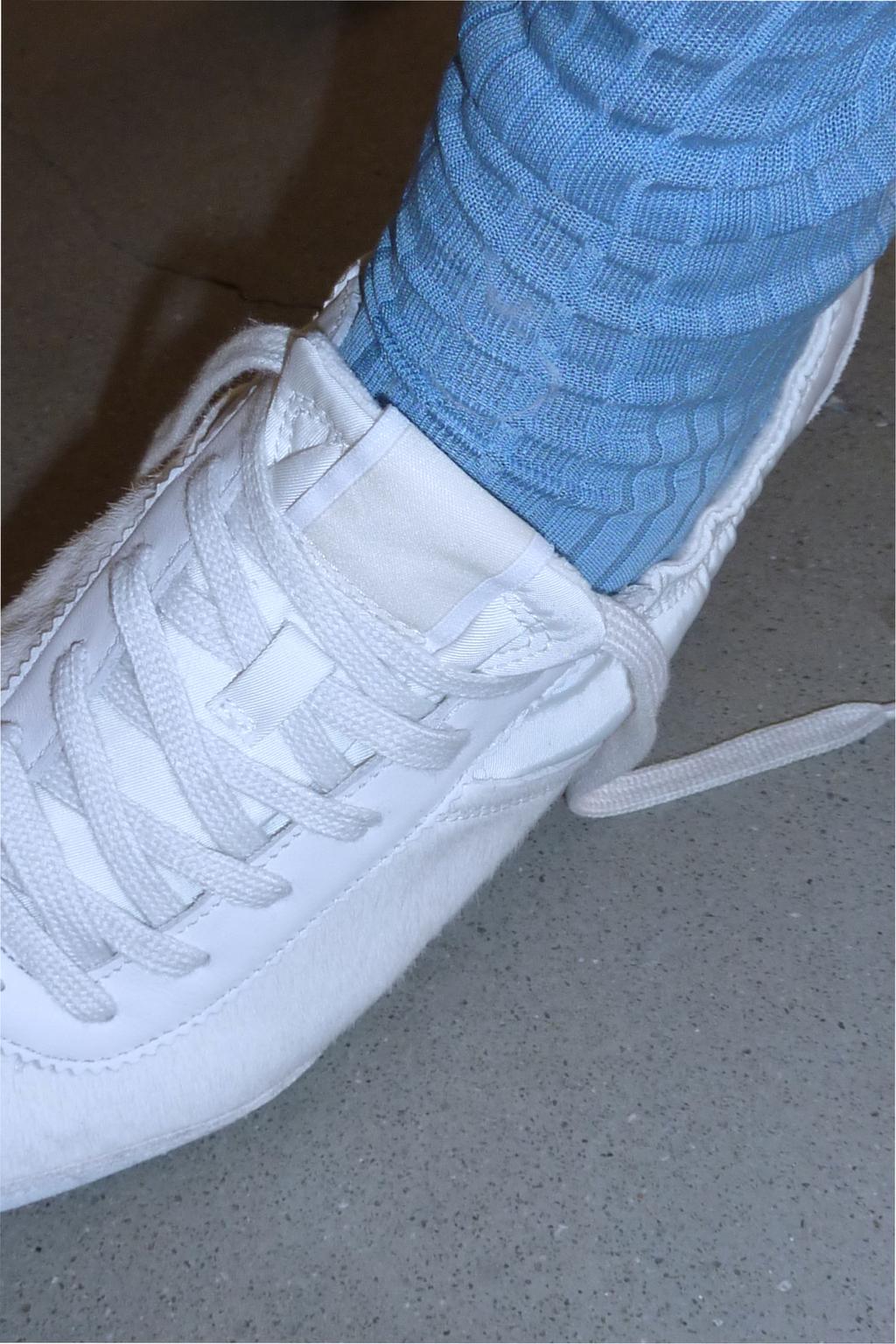 Elastic Heel Sneakers