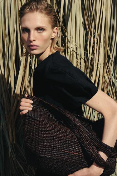 BOLSO SHOPPER RAFIA - Chocolate de Zara