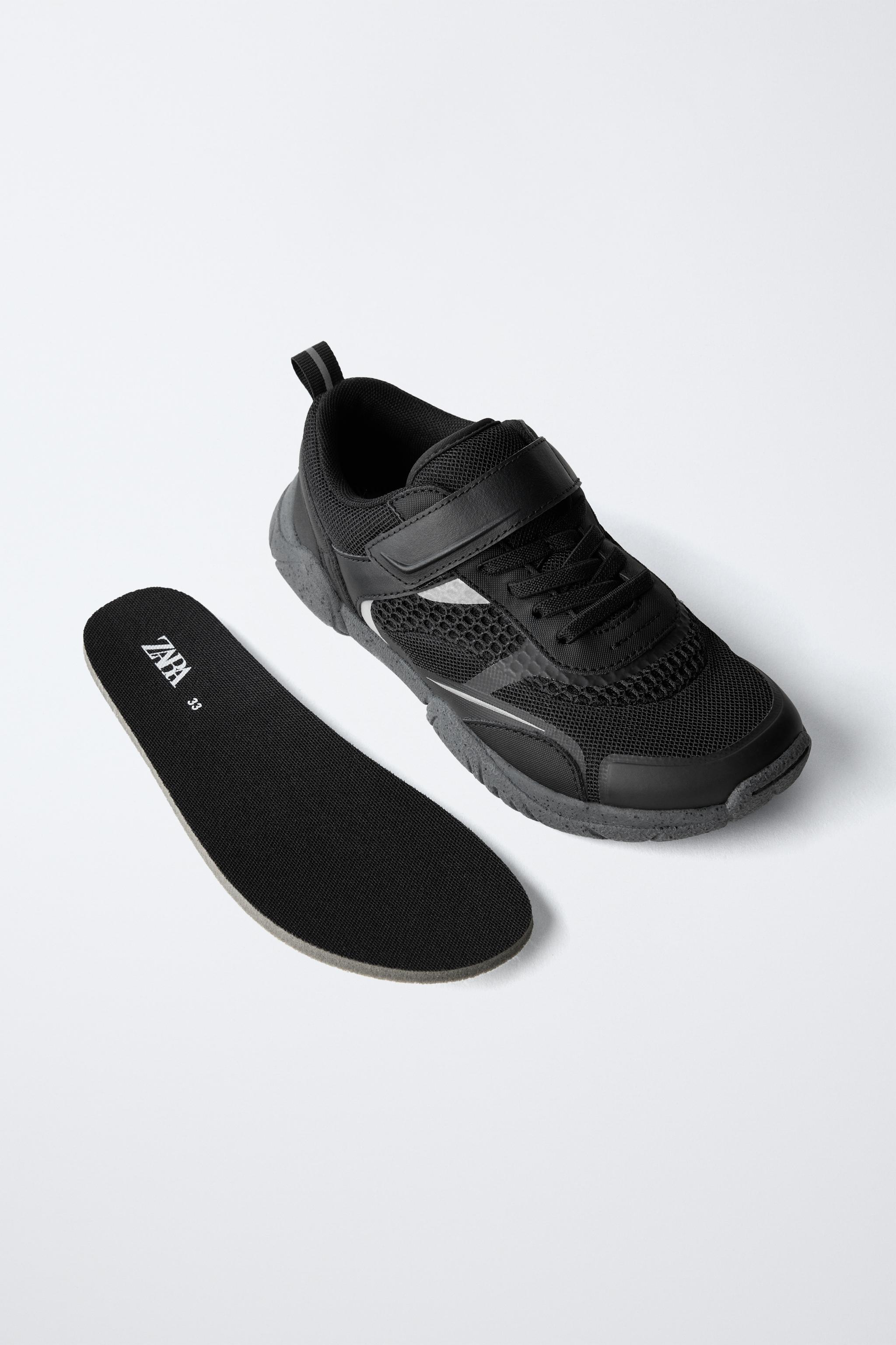 BAREFOOT SNEAKERS