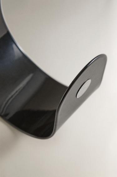 SUPPORT TUYAU D’ARROSAGE - Noir de Zara - Image 1